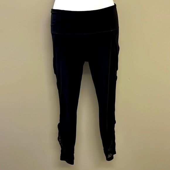 Athleta Women’s Black Cropped Leggings with Cutout and Mesh Accents- Small - Picture 1 of 10